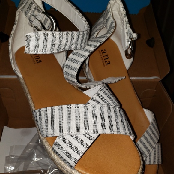 a.n.a Shoes - Super cute sandles sz. 9 a.n.a Shoes - Super cute sandles sz. 9